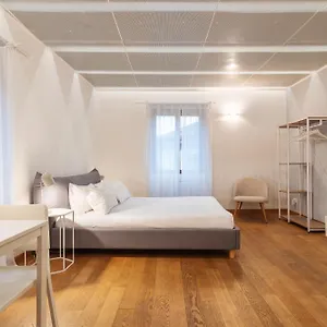 Apartment Easyhomes - Spiga, Milan
