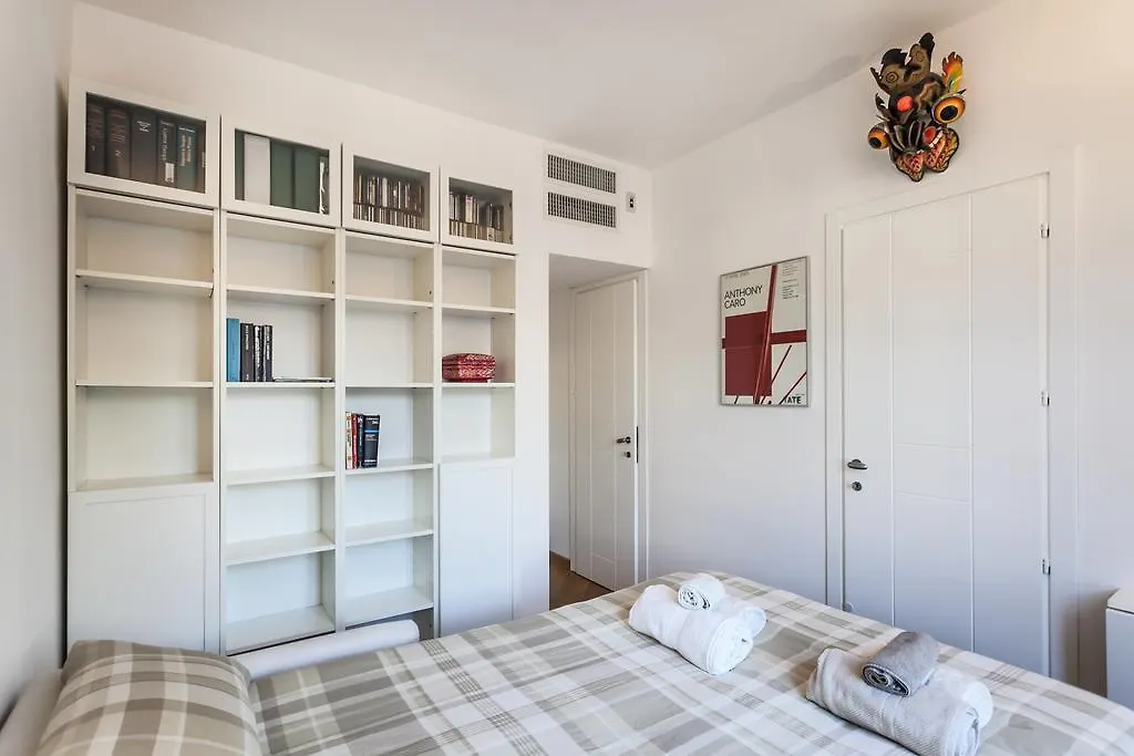 Italianway Cesare Correnti Apartment Milan